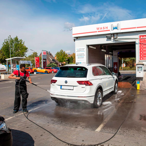 Mehr über die Erfolgsgeschichte von Autohaus Lenz lesen